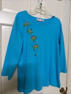 Quacker Factory XL Embroidered Turtles turtle charm dangle sequin bubble top New